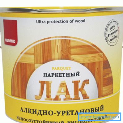 Alkyd-uretán parketta lakk.