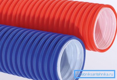 A kettős falú csövek PND-LDPE különböző színekkel és szakaszokkal rendelkeznek