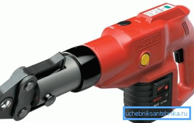Elektrohidraulikus akkumulátoros préselés Elektrohidraulikus akkumulátoros préselés
