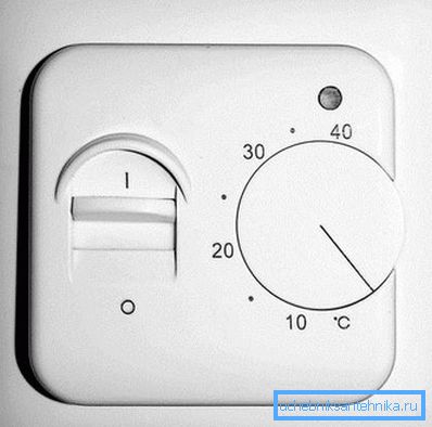Elektromechanikus termosztát. Elektromechanikus termosztát.