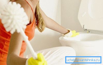 Az ecset kényelmes eszköz minden WC-hez. Az ecset kényelmes eszköz minden WC-hez.