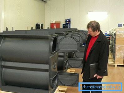 Fotók modern, szilárd tüzelőanyaggal működő kályhákról, hosszú égési idővel Fotók modern, szilárd tüzelőanyaggal működő kályhákról, hosszú égési idővel