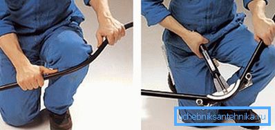 Hajlítás kézzel és csőhajlító segítségével (jobbra). Hajlítás kézzel és csőhajlító segítségével (jobbra).
