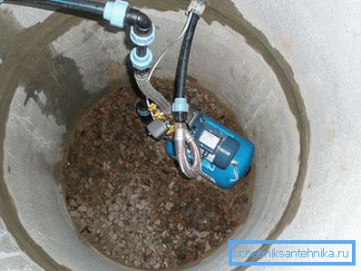 Hydroaccumulator telepítve van a ketrecbe Hydroaccumulator telepítve van a ketrecbe