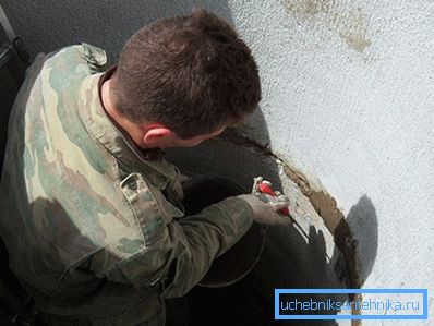 A betongyűrűk vízszigetelése A betongyűrűk vízszigetelése