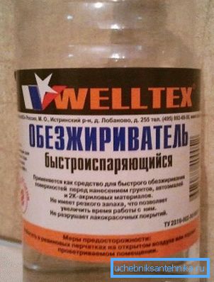 Különleges formulációk vannak az akril felületekre. Különleges formulációk vannak az akril felületekre.