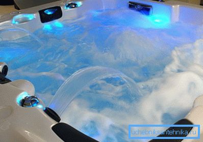 A jakuzzi vagy a hidromasszázs használata legalább 4 bar nyomást igényel a vízellátó rendszerben A jakuzzi vagy a hidromasszázs használata legalább 4 bar nyomást igényel a vízellátó rendszerben