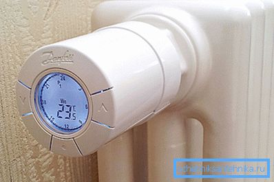 Hogyan állítsuk be a fűtési rendszer termosztatikus elektronikus fejét Hogyan állítsuk be a fűtési rendszer termosztatikus elektronikus fejét
