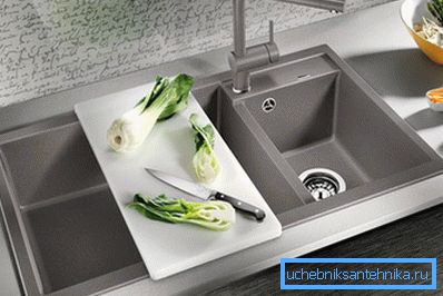 Porcelán csempe - megbízható és tartós anyag. Porcelán csempe - megbízható és tartós anyag.