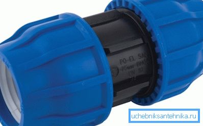 Kompressziós csatlakozó a vízellátó szerelvényhez