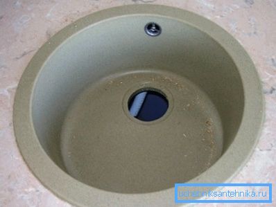 Kerek és pontos, 40 cm átmérőjű konyhai mosogató