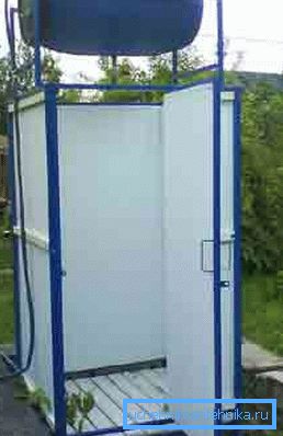 Nyári zuhany egy földi telekhez Nyári zuhany egy földi telekhez