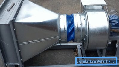 Amatőr fotó egy hasonló ipari típusú berendezés közös modelljéről Amatőr fotó egy hasonló ipari típusú berendezés közös modelljéről
