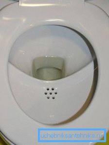 Amatőr fotó a WC-ből egyedülálló belső elrendezéssel Amatőr fotó a WC-ből egyedülálló belső elrendezéssel