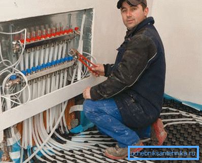 A telepítési tevékenységek meglehetősen bonyolultak és szakemberek részvételét igénylik. A telepítési tevékenységek meglehetősen bonyolultak és szakemberek részvételét igénylik.