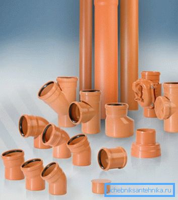 A képen PVC termékek találhatók. A képen PVC termékek találhatók.