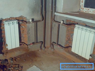 A képen - a radiátorok legmegfelelőbb kapcsolási rajza. A képen - a radiátorok legmegfelelőbb kapcsolási rajza.