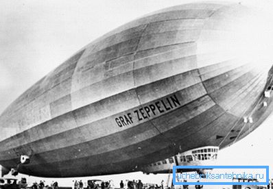 A fotó - német léghajó Graf Zeppelin. A duralumint olyan merev keret kialakítására használták fel, amely a repülőgépet a szélgörbék ellenállóvá tette.