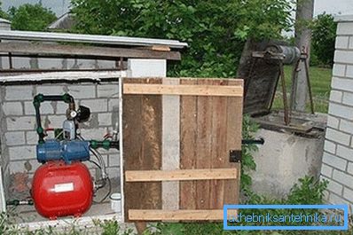 A kép egy változata a készülék autonóm rendszer vízellátó szervezet az országban a kútból.