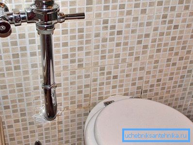A fényképen - egy WC-vel, drukspuler rendszerrel A fényképen - egy WC-vel, drukspuler rendszerrel