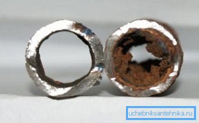 A képen látható a különbség a kipirult és eltömődött cső között. A képen látható a különbség a kipirult és eltömődött cső között.