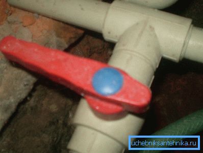 Megbízhatóan lezárt illesztések egy műanyag csapból