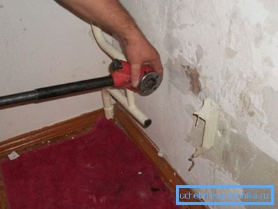 Menetvágás a régi csőben Menetvágás a régi csőben