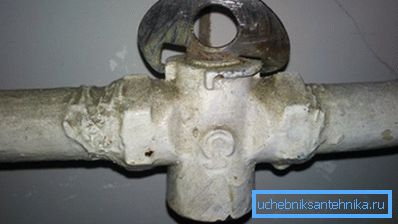 Ne felejtse el eltávolítani a régebbi tekercselés és festék rétegeit. Ne felejtse el eltávolítani a régebbi tekercselés és festék rétegeit.