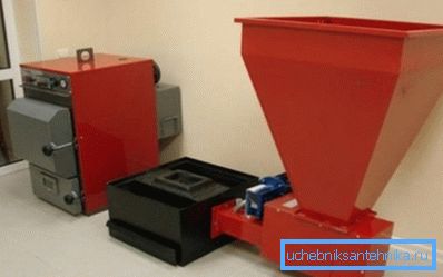Különálló bunker, amelyhez különböző típusú szilárd tüzelőanyag kazánok csatlakoznak