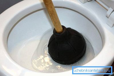 898 A dugattyú segítése