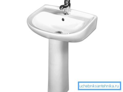 A porcelán felülete hosszabb ideig hófehér lesz.
