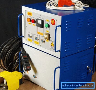 Példa egy elektromos szerelésre. Példa egy elektromos szerelésre.