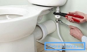 A WC ciszterna összeszerelése - csatlakozás A WC ciszterna összeszerelése - csatlakozás