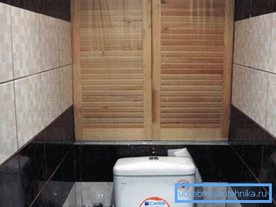 Szekrény a WC-ben