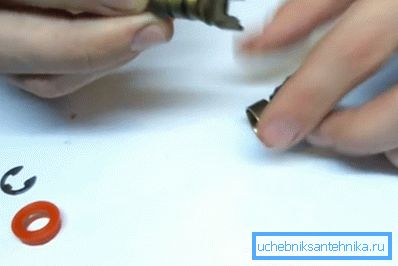 A rudat tisztítani és kenni kell