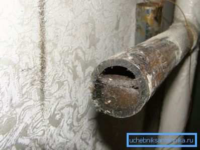 Idővel a plakk eltömítheti majdnem az egész belső üreget Idővel a plakk eltömítheti majdnem az egész belső üreget