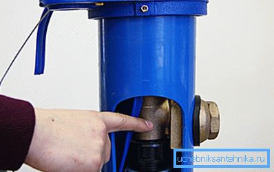 Két rész összekapcsolása a fúrólyukban