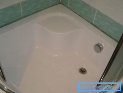 Üvegzuhany egy mély tálcával 90h90 cm és alsó szelep Üvegzuhany egy mély tálcával 90h90 cm és alsó szelep