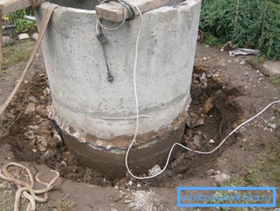 A kerek henger falai betonacélokkal erősítettek, dokkoló zárakkal. A kerek henger falai betonacélokkal erősítettek, dokkoló zárakkal.