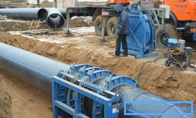 HDPE csövek hegesztése. HDPE csövek hegesztése.