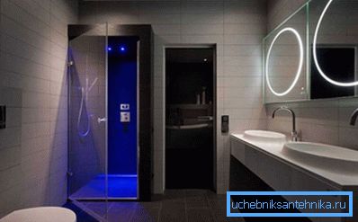A titokzatos világítás kiegészíti a high-tech szobákat. A titokzatos világítás kiegészíti a high-tech szobákat.