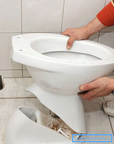 Eltávolítjuk a régi vízvezeték szerelvényt