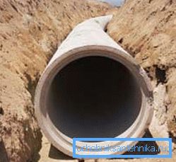 Betoncsatorna elhelyezése