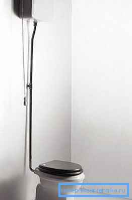 WC, magas tartály