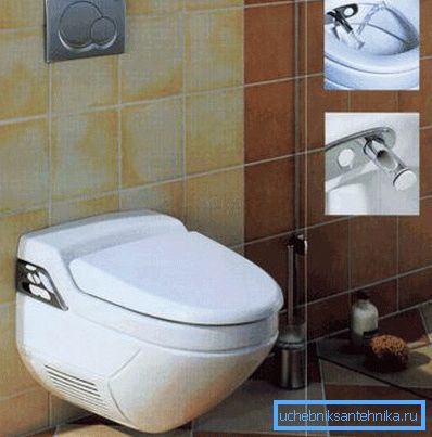 A falra erősített WC-nek nincsenek lábai, ami megkönnyíti a WC tisztítását