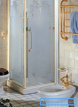 Beépített zuhanykabin 90 cm-es oldalakkal Beépített zuhanykabin 90 cm-es oldalakkal