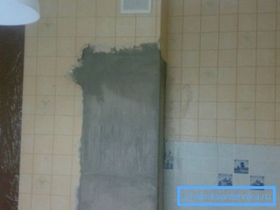 Ebben a példában a szerencsétlen építőknek vissza kellett állítaniuk a szellőző dobozt