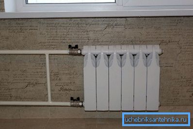 A szelepek lehetőséget nyújtanak arra, hogy az akkumulátort lekapcsolják a fűtési rendszerből A szelepek lehetőséget nyújtanak arra, hogy az akkumulátort lekapcsolják a fűtési rendszerből
