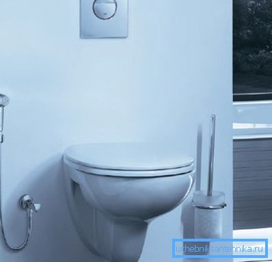 Talán az ilyen típusú vízvezeték használata a WC-ben. Talán az ilyen típusú vízvezeték használata a WC-ben.