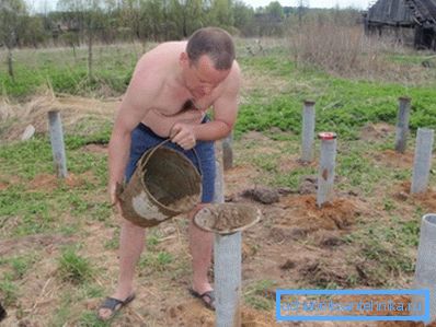 Betonozás a tartóba Betonozás a tartóba